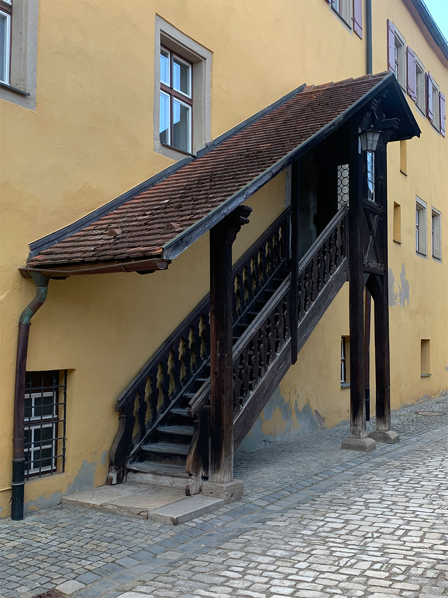 Treppe in Dinkeslbühl