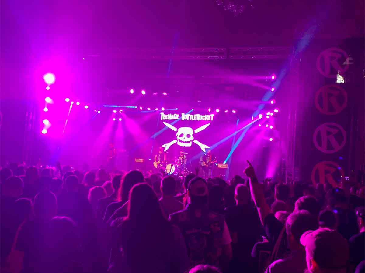 Teenage Bottlerocket aus der USA spielen im Empress Ballroom am Rebellion-Festival 2023