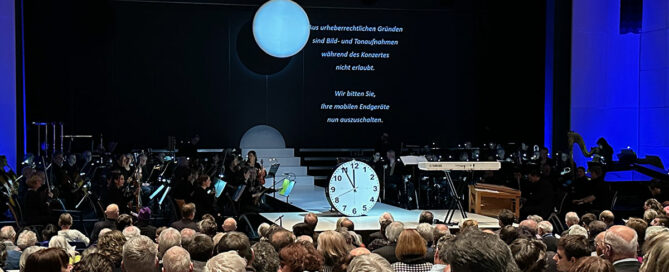 Aufführung von Der Mond von Carl Orff im Stadtsaal Fürstenfeldbruck