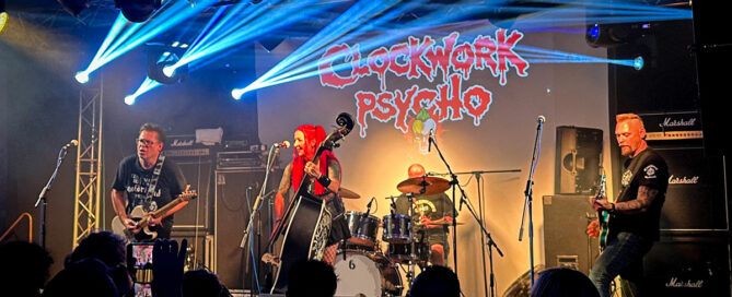 Clockwork Psycho spielen auf der Arena-Bühne am Rebellion Festival 2024