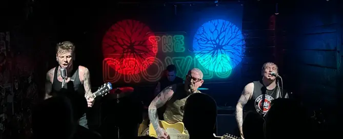 The Drowns spielen im Unter Deck in München ein Konzert